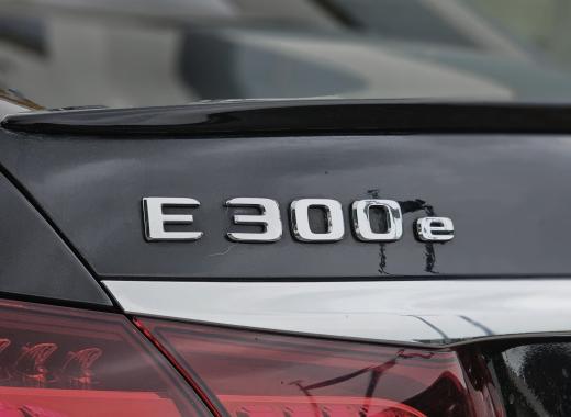 مرسيدس E300