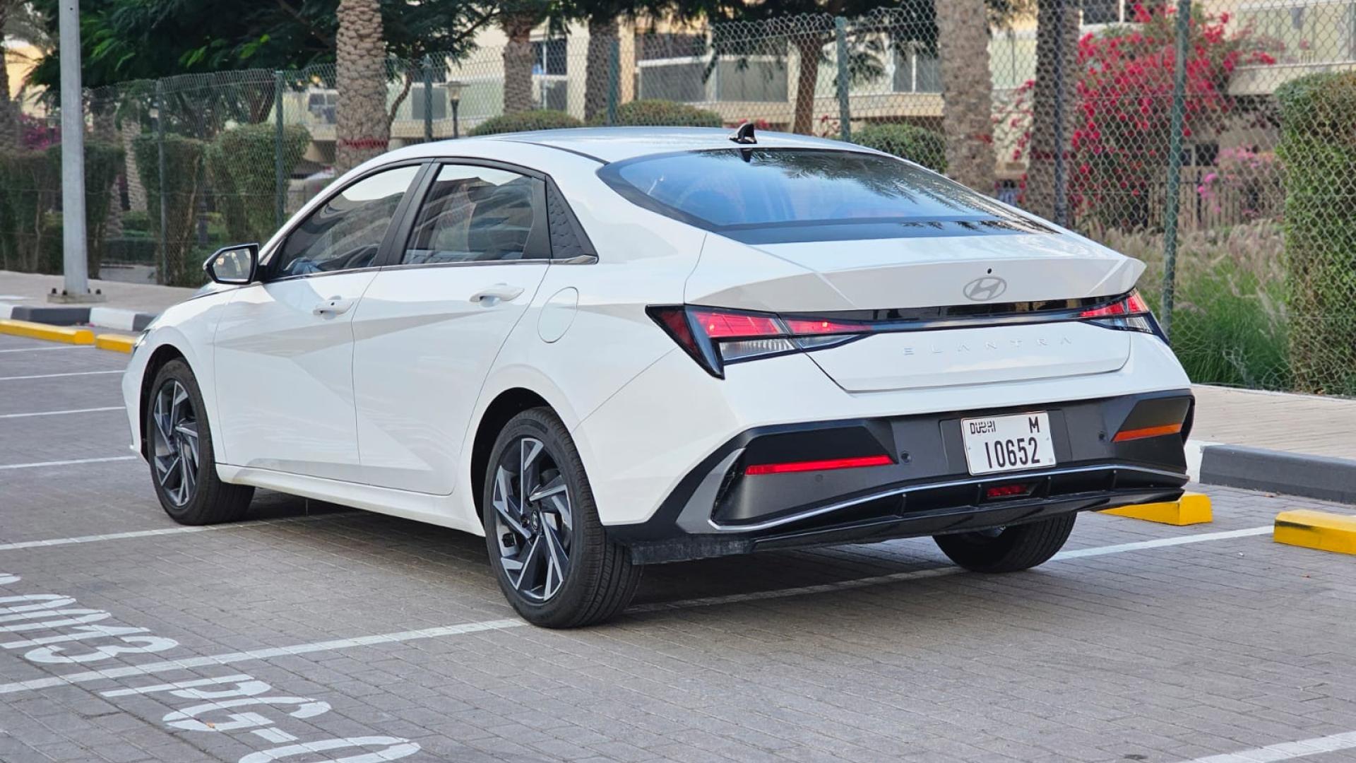 هيونداي إلنترا 2025