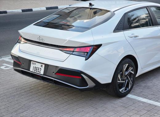 هيونداي إلنترا 2025