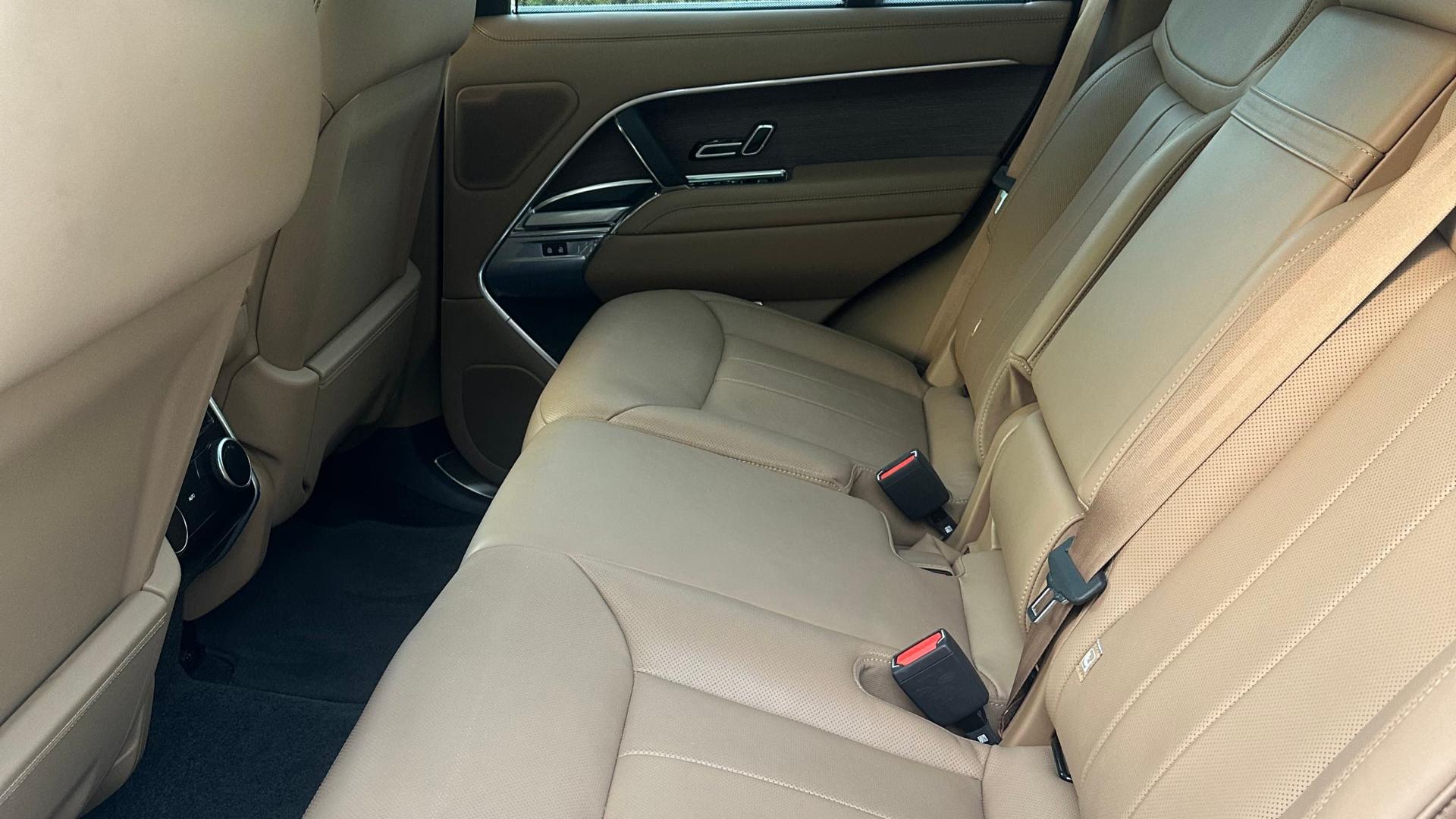 رينج روفر فوج 2025