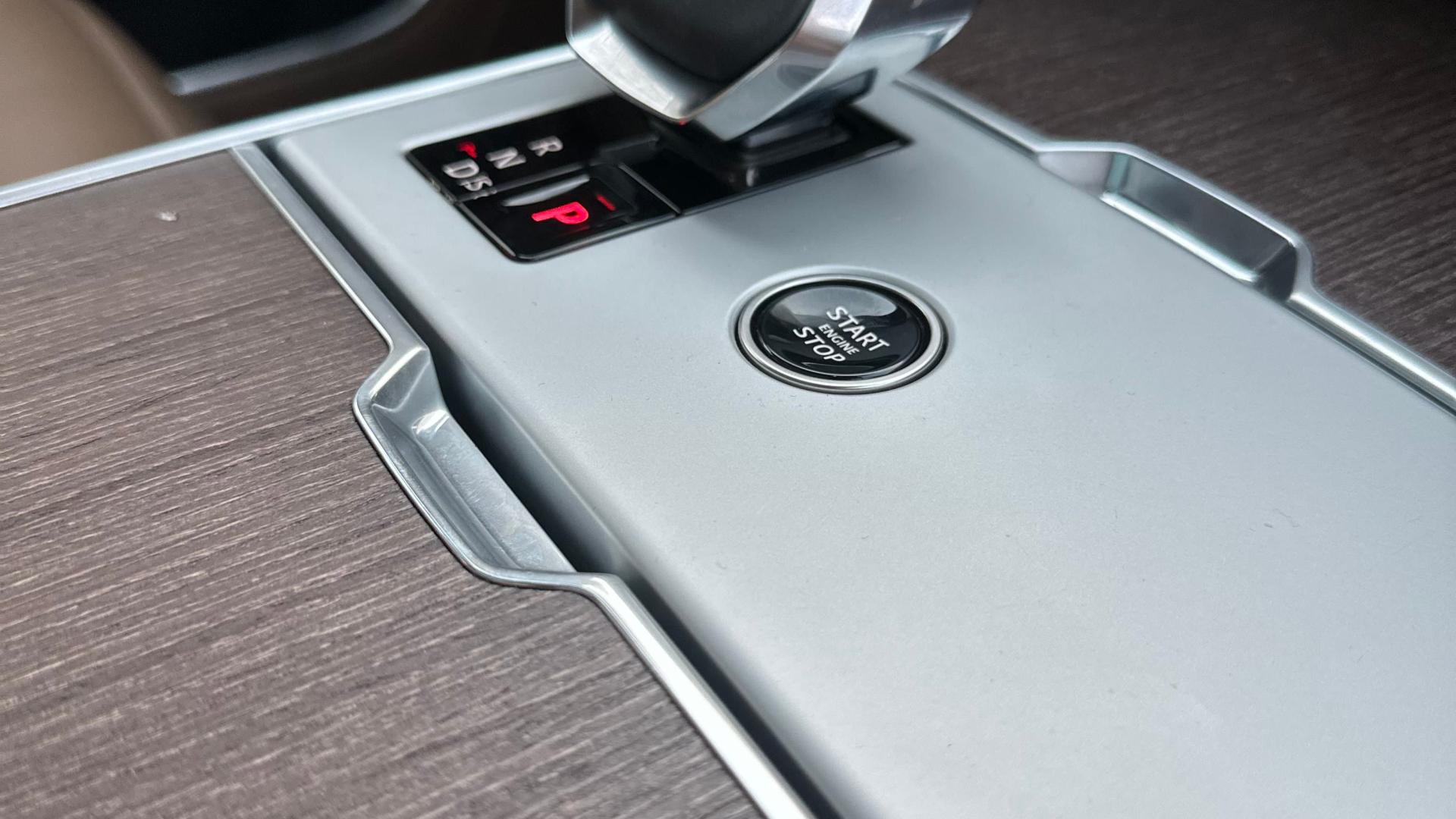 رينج روفر فوج 2025